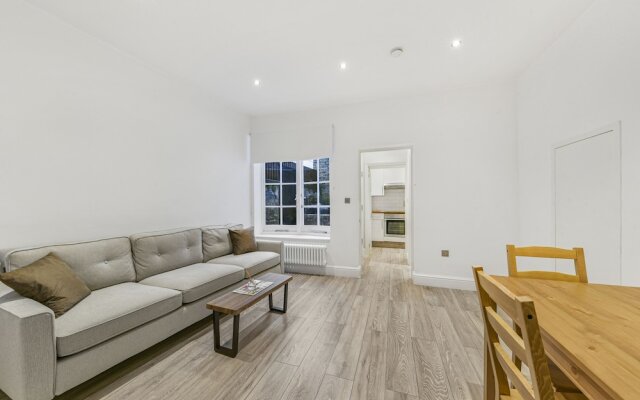 The Knightsbridge Deluxe apartment