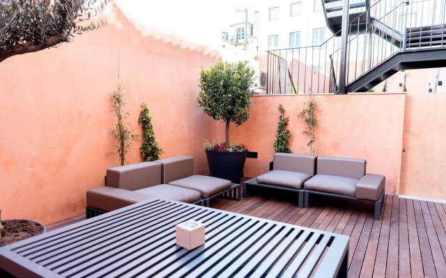 FLORA Chiado Apartments