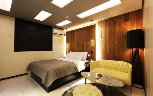 Rainbow Hotel