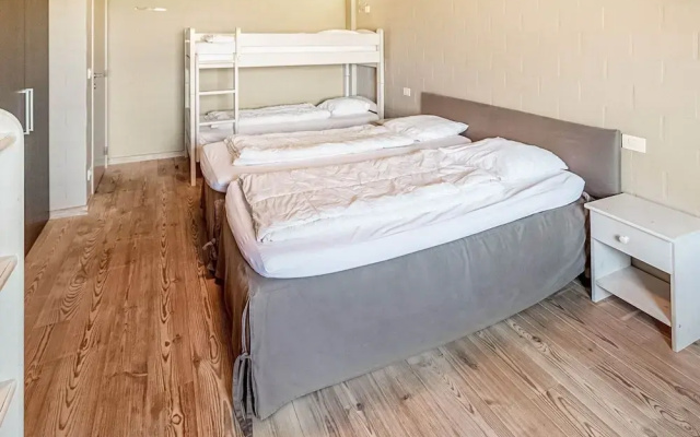 Ideal Holiday Home in Gijverinkhove With Terrace, Garden