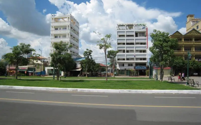 Phnom Penh River View Hotel
