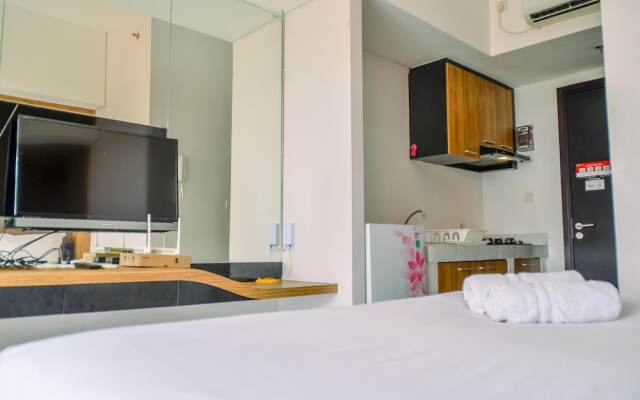 Compact and Modern Studio Room at Casa De Parco Apartment