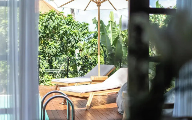 Hanging Gardens Villa by Evdekimi