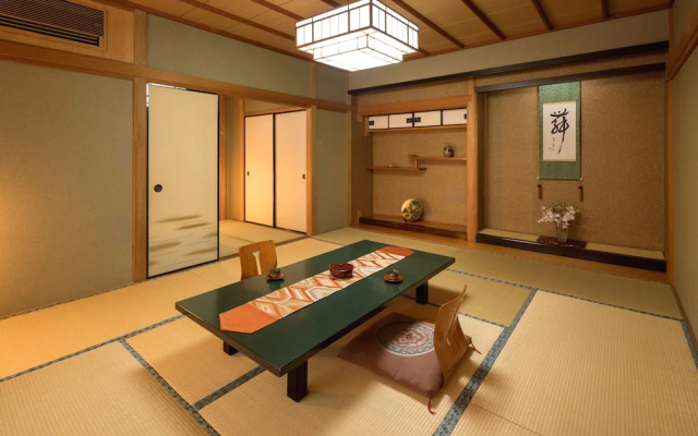 Yumoto Kobayashi