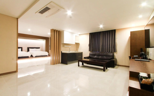 The King Hotel