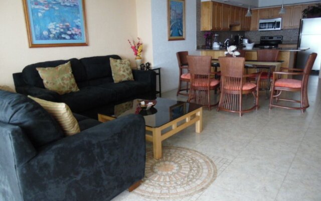 El Cantil Condominiums