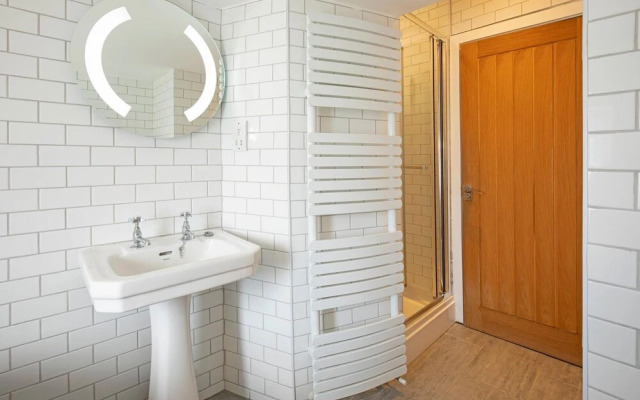 Host Stay Craster Rocks