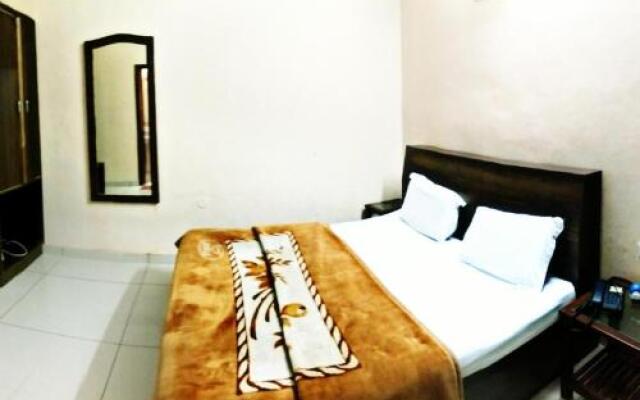 Hotel Aroma Inn