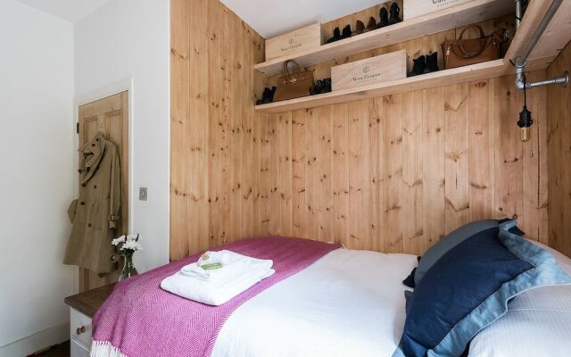 Stylish 1BR Garden Apartment in Earlsfield