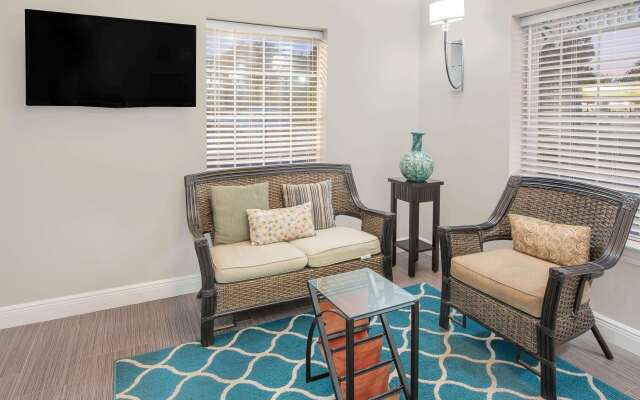 Super 8 by Wyndham Bay St. Louis