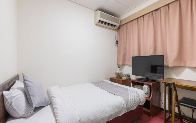 Business Hotel Green by OYO Rooms