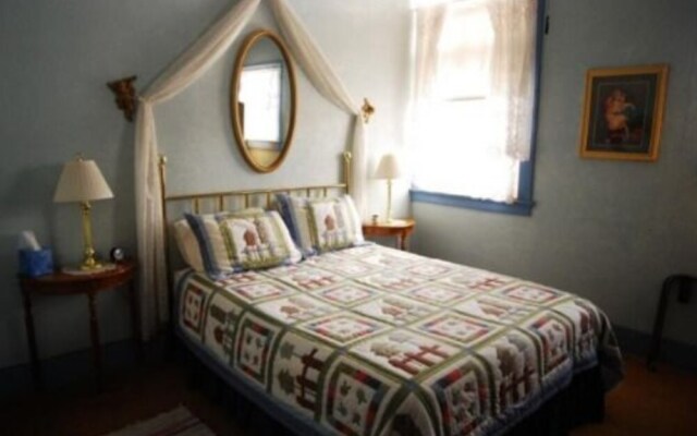 School House Inn Bed & Breakfast