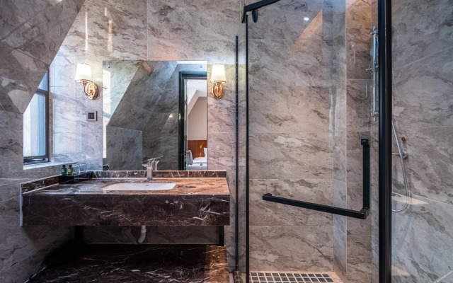 Yintan Zeyinju Hotel