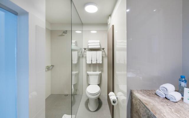 Holiday Inn Lima Airport by IHG