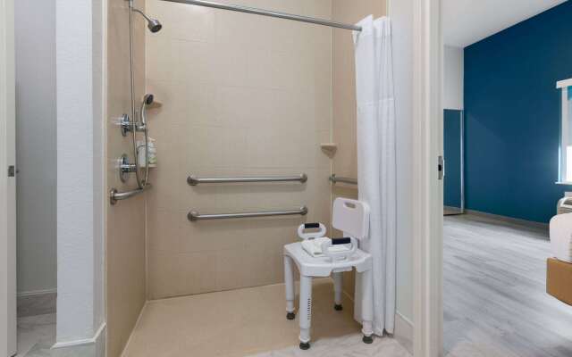 La Quinta Inn & Suites by Wyndham Ft. Worth - Burleson