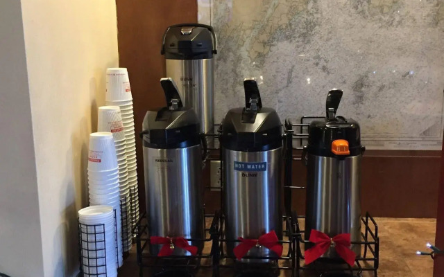 Fireside Inn & Suites - Belfast