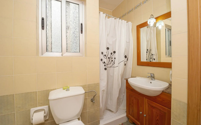 Spinola Bay Apartment by Getaways Malta