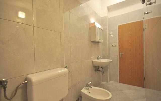 Nice Home in Vinisce With Wifi and 2 Bedrooms