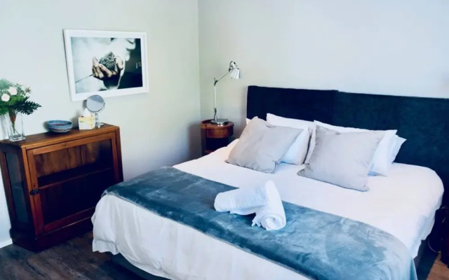 2 Bedroom Apartment With Views in Cape Town
