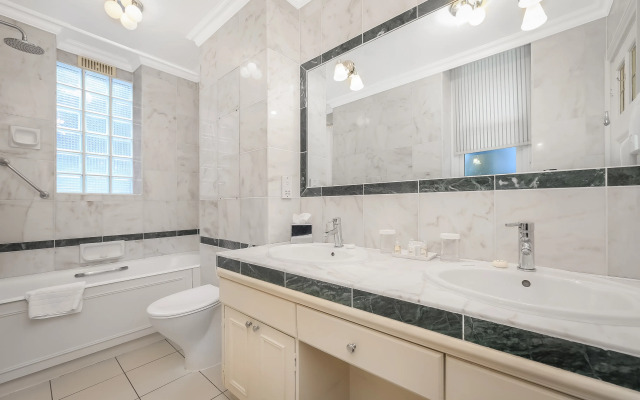 44 Curzon Street Apartments by Mansley