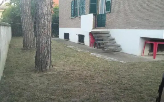 AFFITTACAMERE VILLA SOFIA accanto Ospedale con ampio giardino