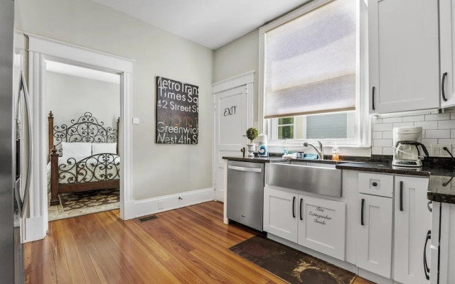 Casa Doble - Two Units, One Location!