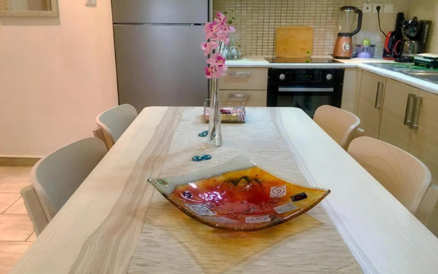 A7 Beauty Vouliagmeni Apt in a unique Spot