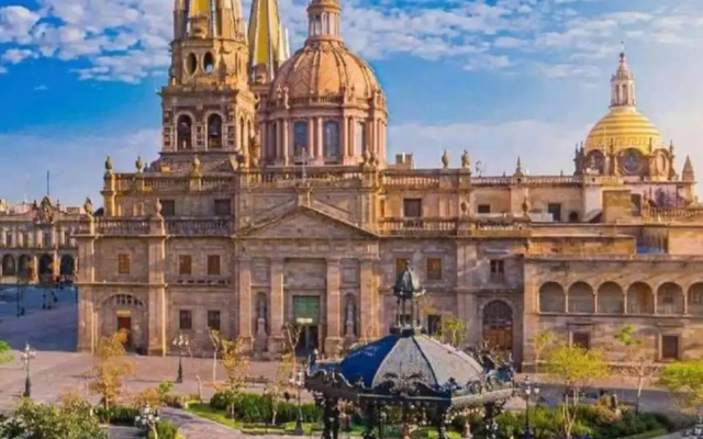 Tu joya Tapatia - Apartamento con alberca y aire acondicionado