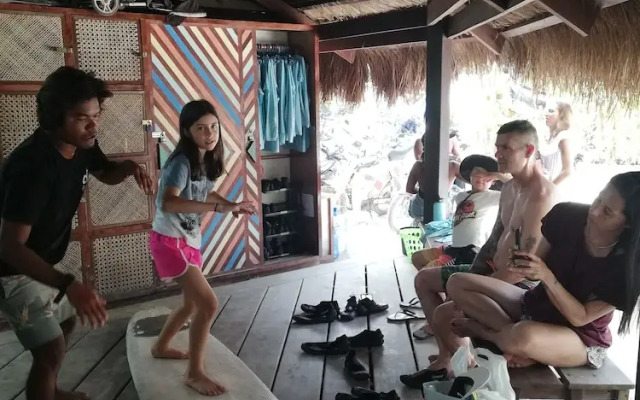 Harana Surf Resort - Hostel