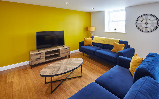 Host Stay The Royal Hideaway