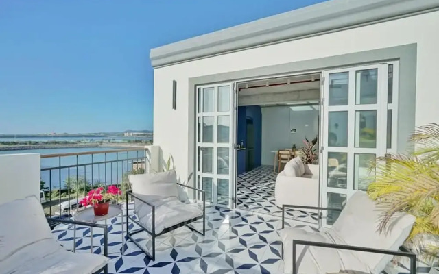 w Splendid 2BR With Terrace in Plaza Herrera