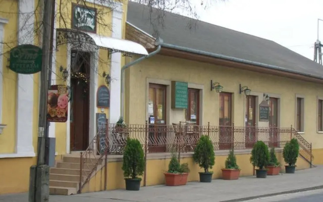 Vino Restaurant & Panzio