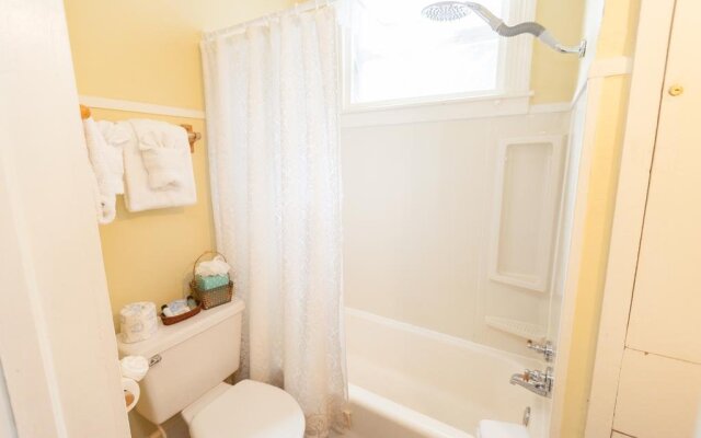 Historic Sevilla House Bed And Breakfast