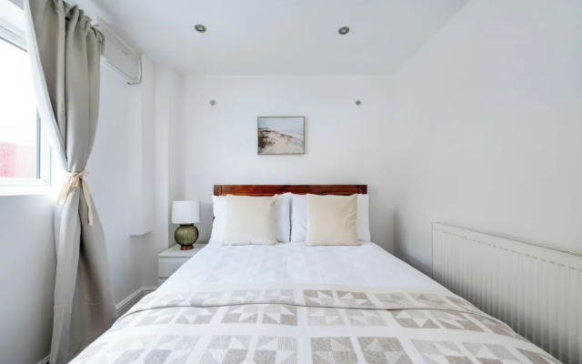 2 Bedroom flat in Putney by the river