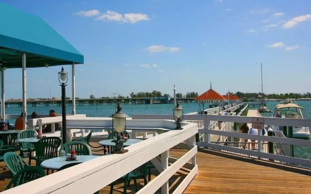 Violetta 3 Bedroom Home by RedAwning