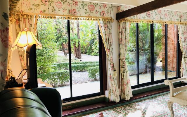Royal Thai Villas