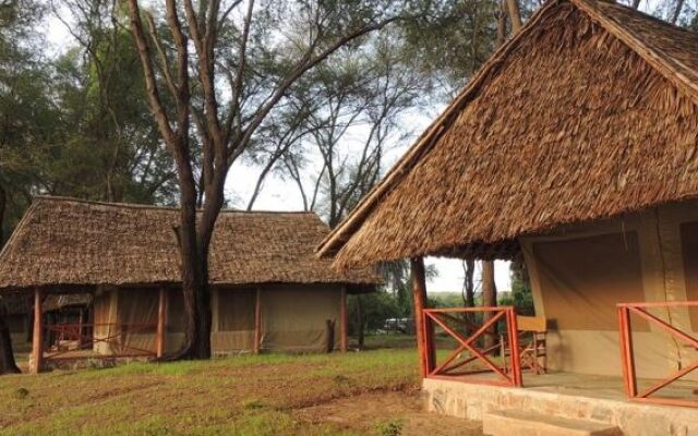 Loyk Tsavo Camp