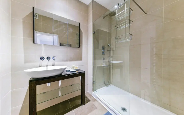 South-Kensington Apartment