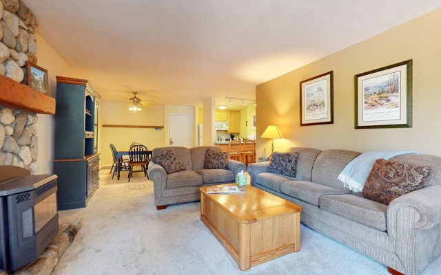 Summit #243 1 Bedroom Condo