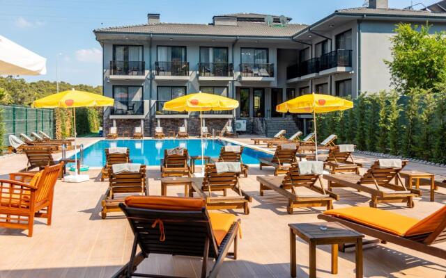 Deniz Otel Sarigerme