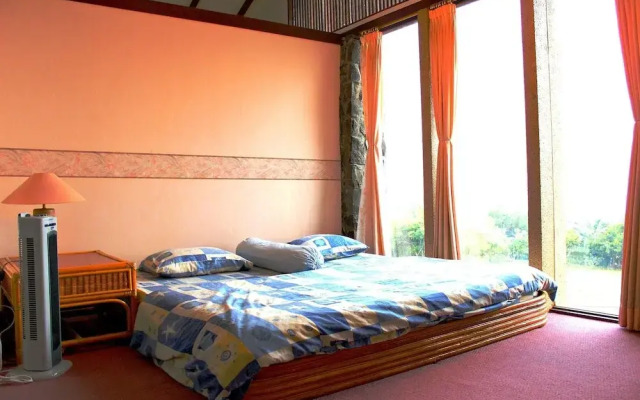 De Villa Istana Bunga by HouseinBandung