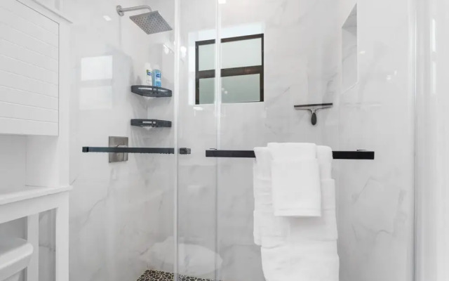 Lauderdale 1 Bedroom Lux by Opus