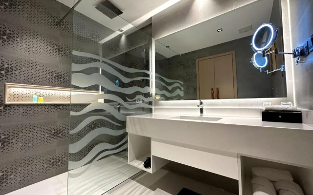 Crown Suites