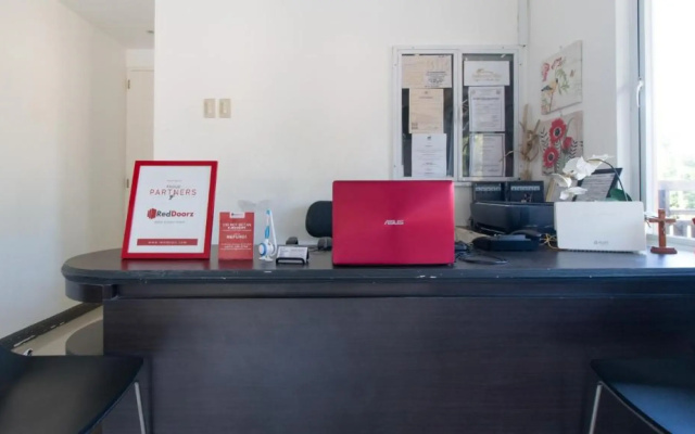 RedDoorz Plus @ Santa Catalina Metro Vigan