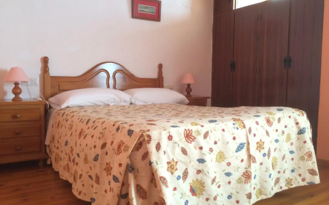 Hermanos Macías Hotel