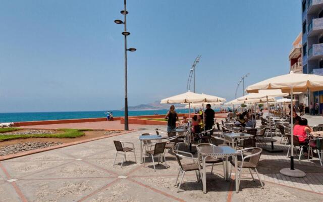 Las Canteras Seafront Apartment