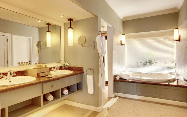 OUTRIGGER Mauritius Beach Resort