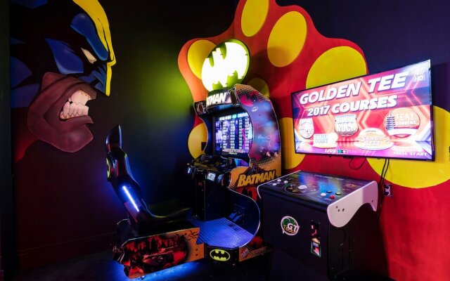 W318: 9 Bed, Avengers, Aladdin, Superhero Arcade