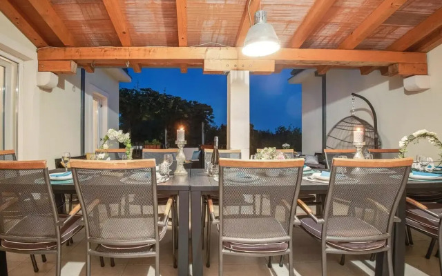 Amazing Home in Linardici With Wifi and 6 Bedrooms