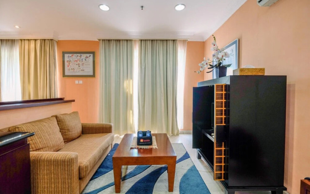 Homey And Comfort Studio At Roosseno Plaza Apartment